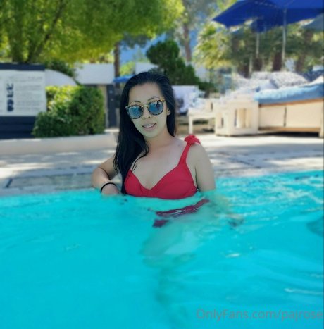 pajrose mannequin photo