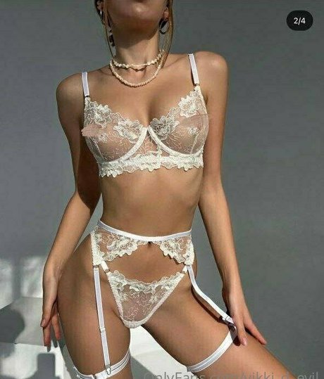 vikki angel actrice chaude galeries