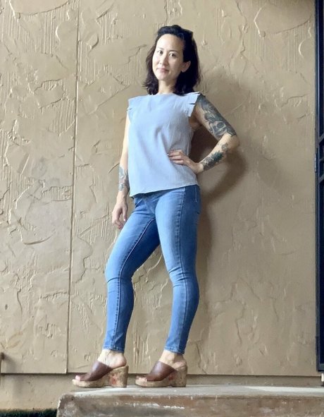 kim kisses foot goddess star du porno de haute qualité photo