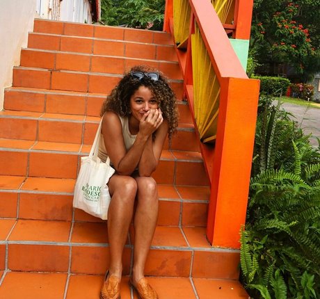 Alisha Wainwright modèle sexy image