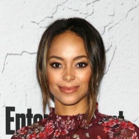 Amber Stevens West modèle archive
