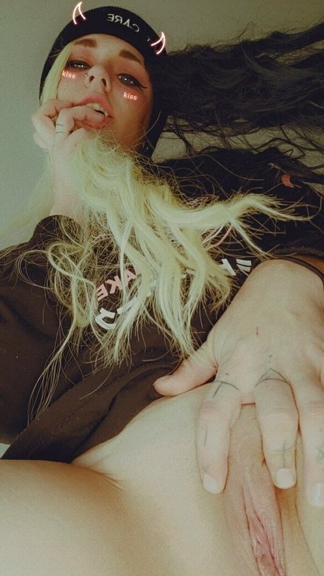 Cooper Brookes actrice sexy image