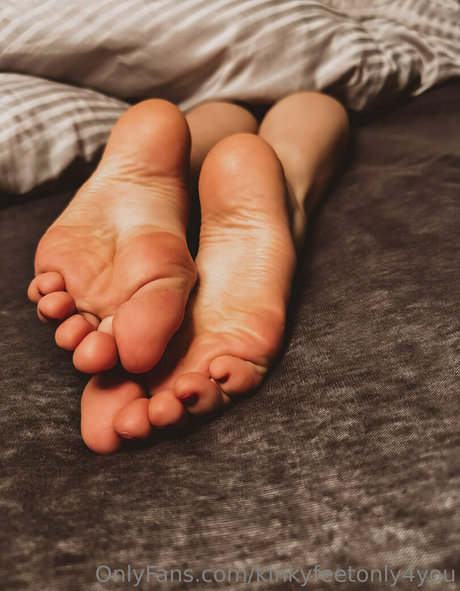 kinkyfeetonly4you modèles nus photo