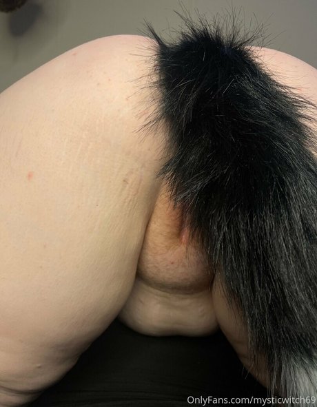 mysticwitch69 actrice artistique galerie