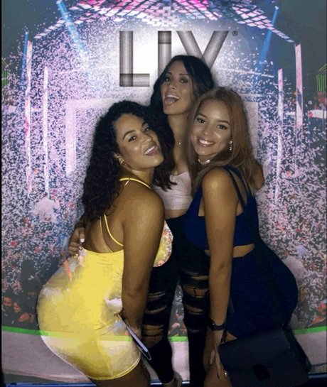 Leslie Sanchez étoile sympa galerie