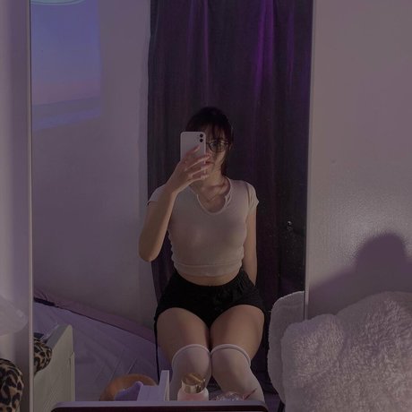 ivyyvon modèle sympa des photos