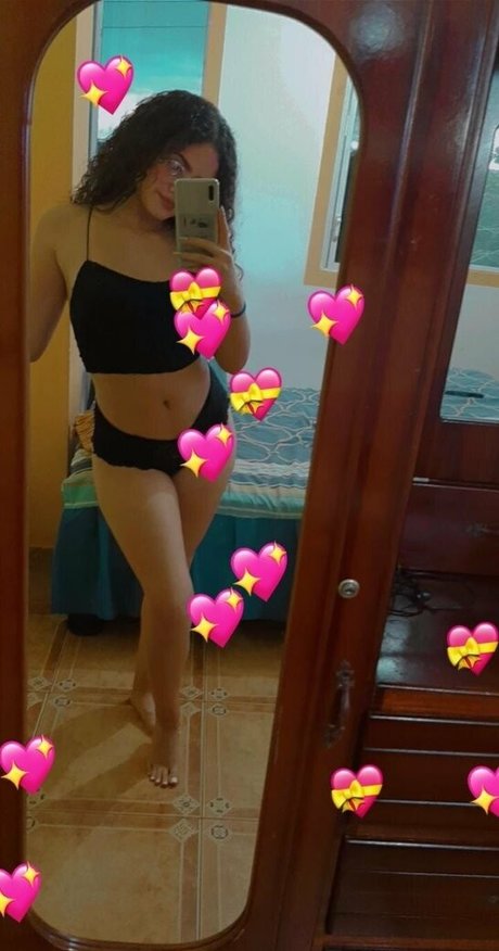 Iwaifu modèle porno photos