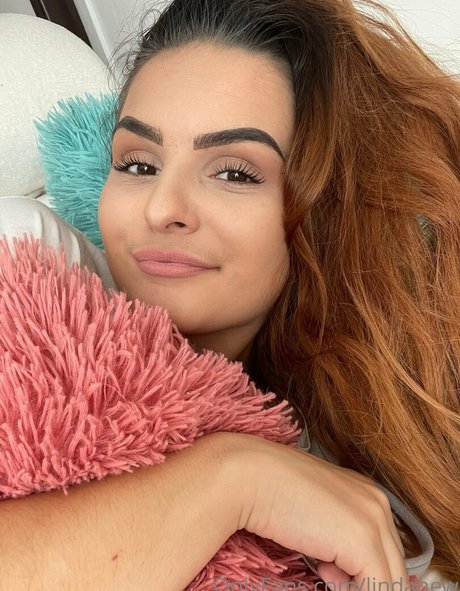 lindanew étoile chaude galeries