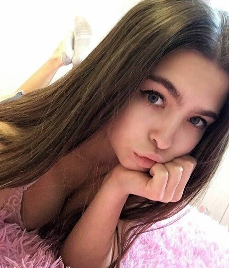 Lerabuns modèle nu galerie