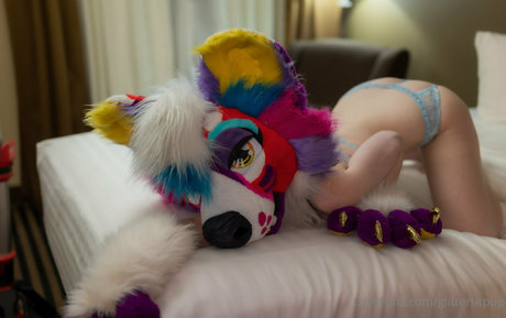 glittertitpup modèle hd img