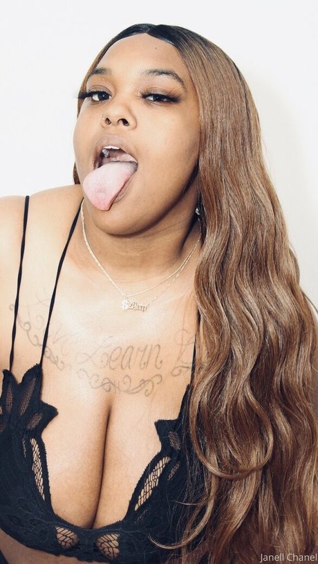 jchanel12 star du porno sexy photo