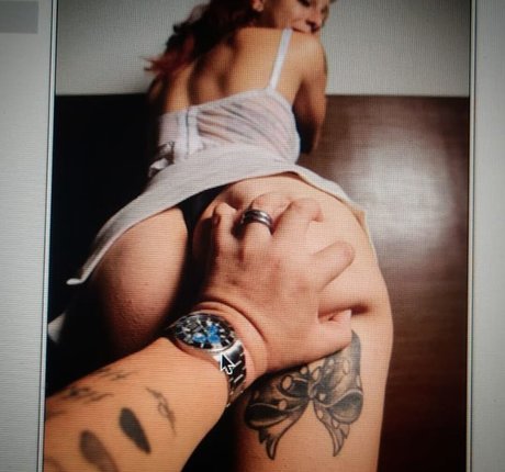 Emypunk96 star du porno érotique archive