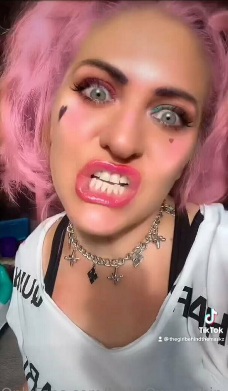 mollyperkoset actrice artistique archive