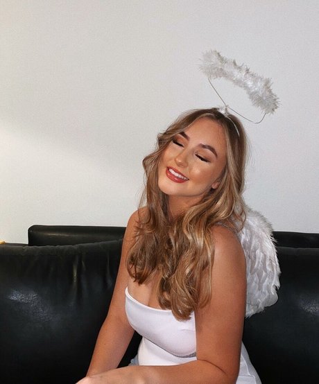 Helayna Birkett étoile érotique galerie