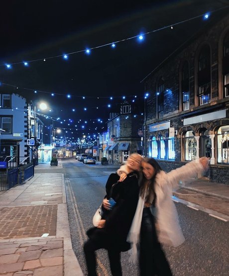 Helayna Birkett étoile exclusive des photos