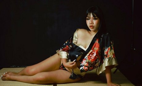 Kimikopretty haut de star du porno image