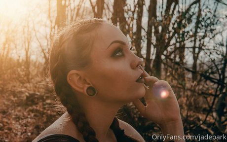 ébène courbée onlyfans haut érotique archive