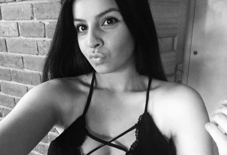 Chloe C modèle parfait images