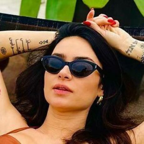 Thaila Ayala art de star du porno photos