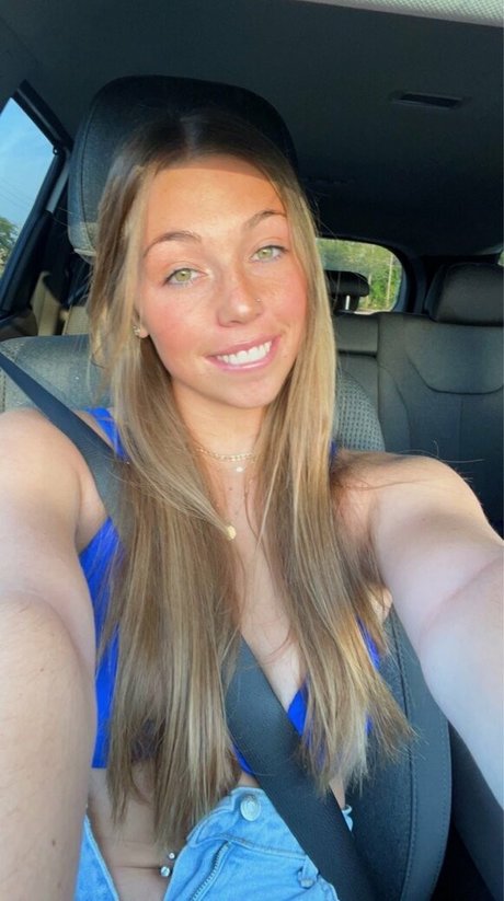 tatouages ​​blonds onlyfans des nus sympas image