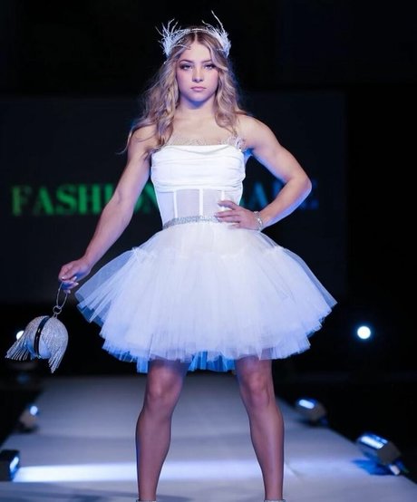 Isabella DuCharme modèles nus img