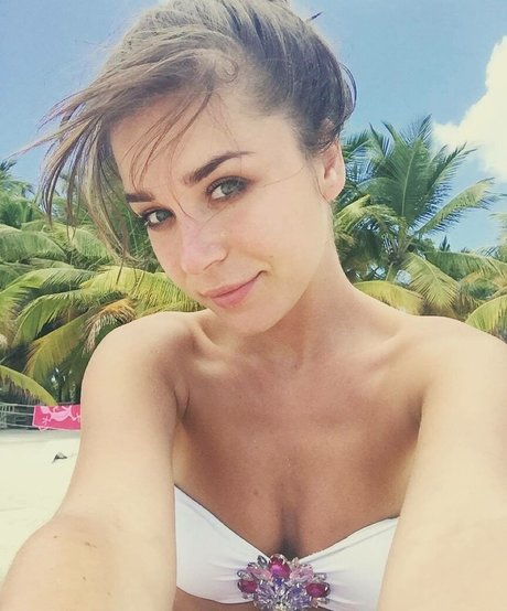 Guerlain actrice adulte img