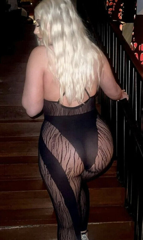 hallie da blonde actrice galeries