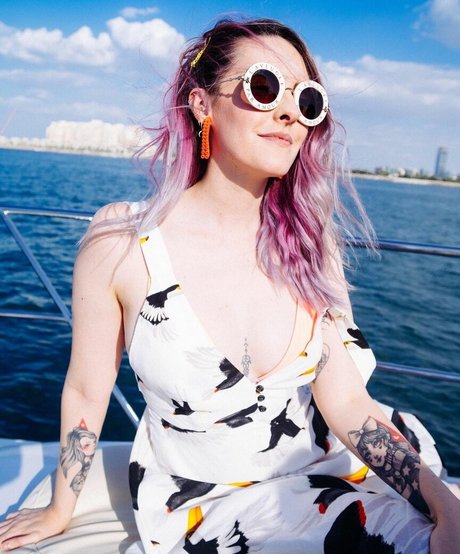 Karen Bachini star du porno de haute qualité images