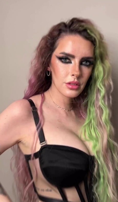 Karen Bachini nus star du porno archive