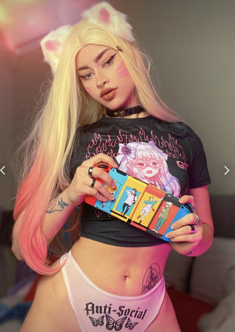 Kiiyoko joli modèle archive