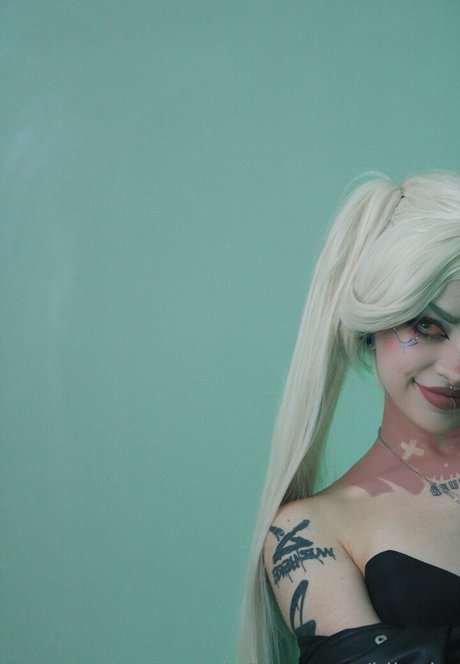 Kiiyoko modèles nus galerie