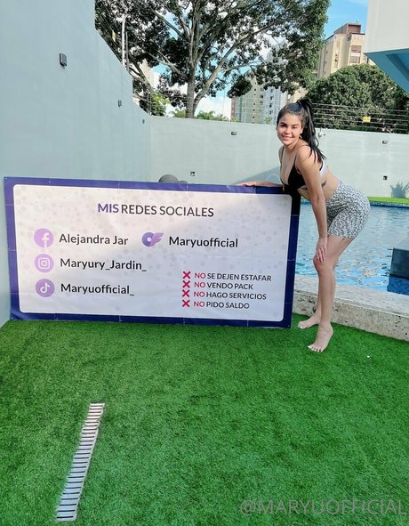 Maryuofficial modèle gratuit galerie