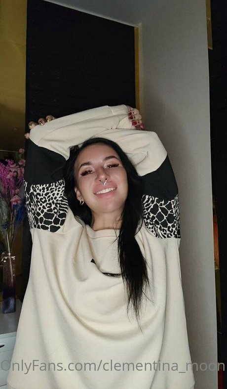 clementina moon jolie star du porno galeries