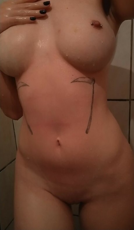 Kindessa sama actrice nue galeries