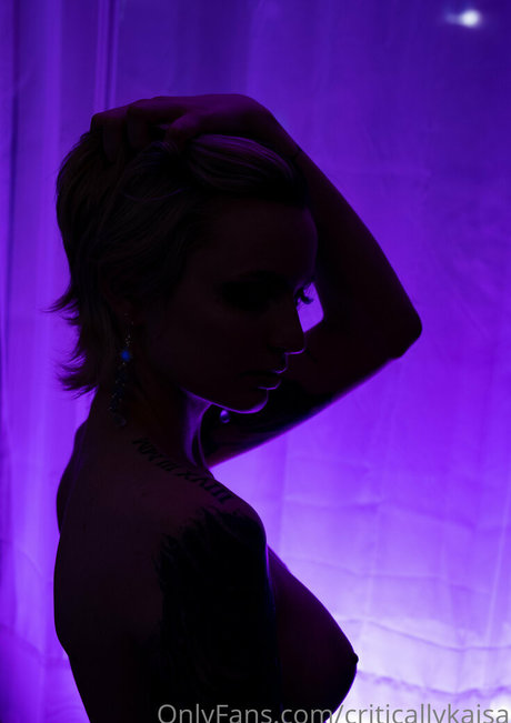 criticallykaisa star du porno gratuite image