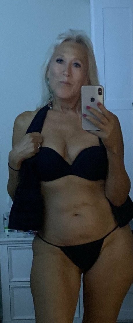 lunettes milf onlyfans belle haute qualité img