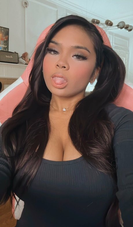 janifest modèle hd des photos