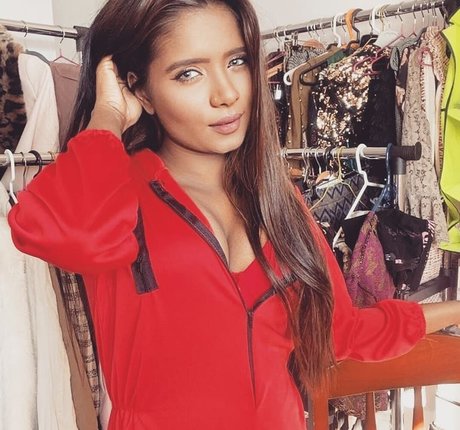 Resha Antony star du porno en haute qualité archive