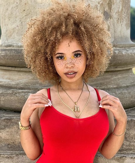 mayaregiii modèles nus galeries