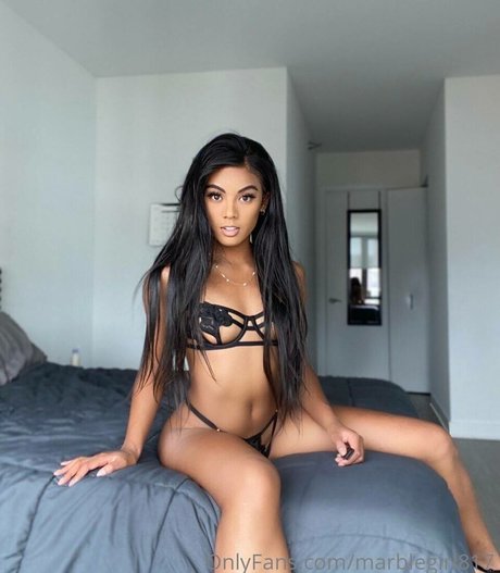 Marble Girl actrice chaude img