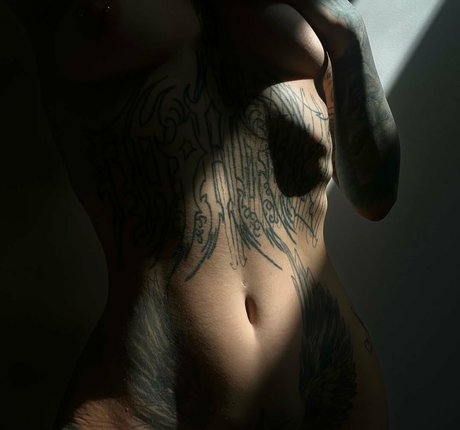 Tattstoner modèle de sexe photos