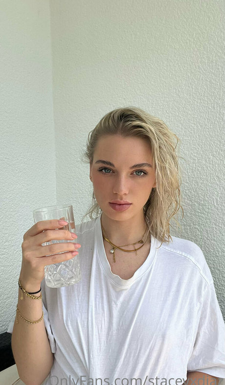 stacyxdiaz mannequin image