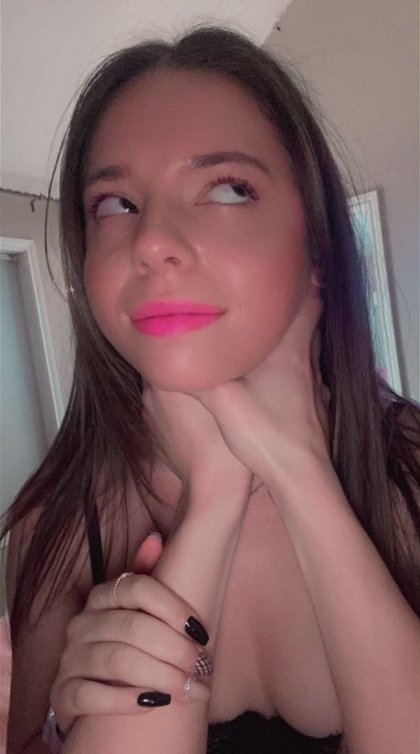 Flyervee actrice sexy images