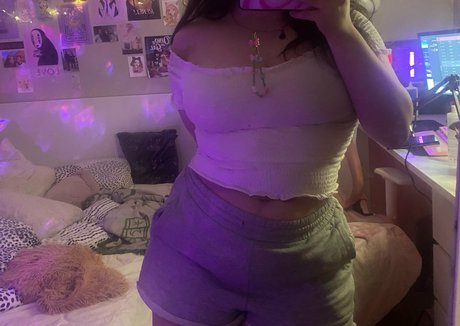 Holyhollyphoebe star du porno parfaite images