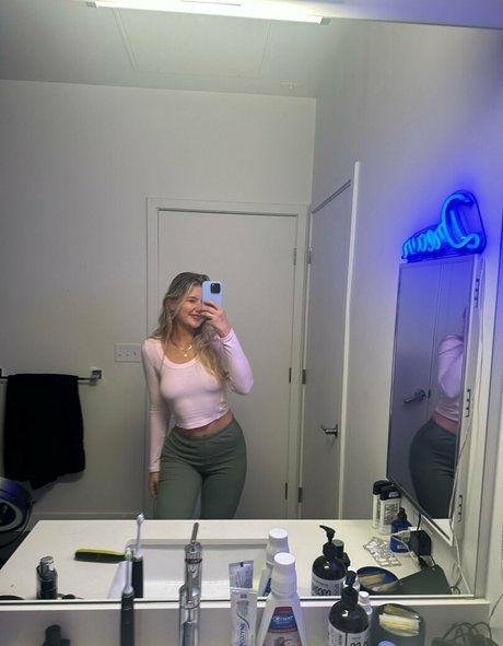 ericaray star exclusive image