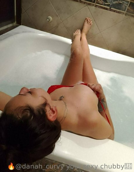 danah curvy étoile érotique collection