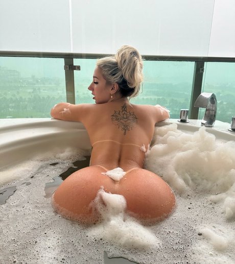 Isadora Vale Dezoitou haut de star du porno photos