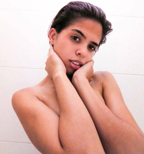 Paula Veruska star exclusive photos