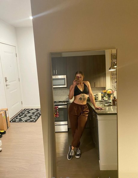 Mslunarose actrice de sexe des photos