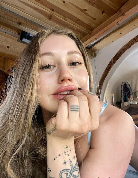 Mslunarose modèle pornographique galeries